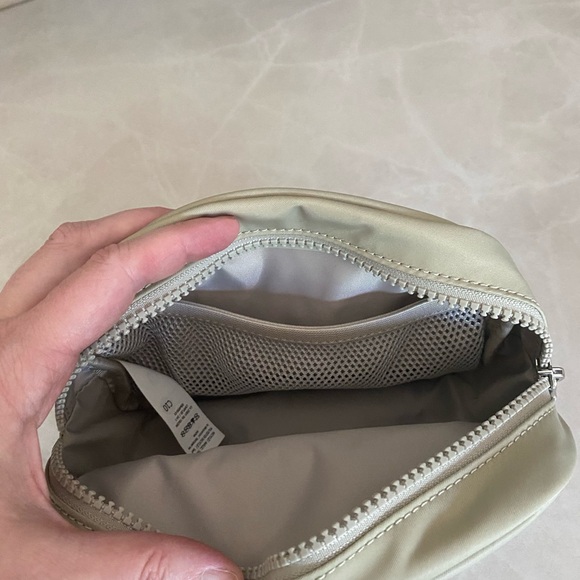 Lululemon Athletica Cream Cosmetic Bag Smooth Dome Design - Picture 3 of 3